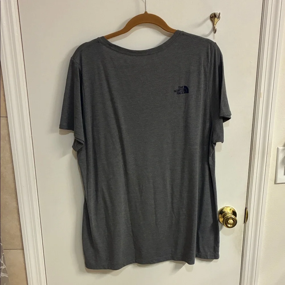 The North Face Women's Short Sleeve Gray Pocket Tee Sz XXL - Picture 9 of 9
